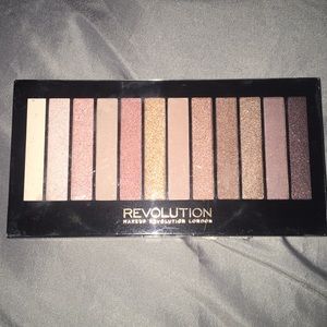 Revolution eyeshadow pallet